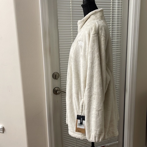 The North Face Plus Osito Flax (2X) or Gardenia White (3X) Front Zip Jacket - Picture 6 of 12
